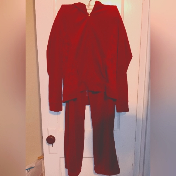 Valour Red Warm up Suit Medium - Picture 1 of 12